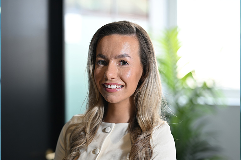 768 x 510pxShannon Leni