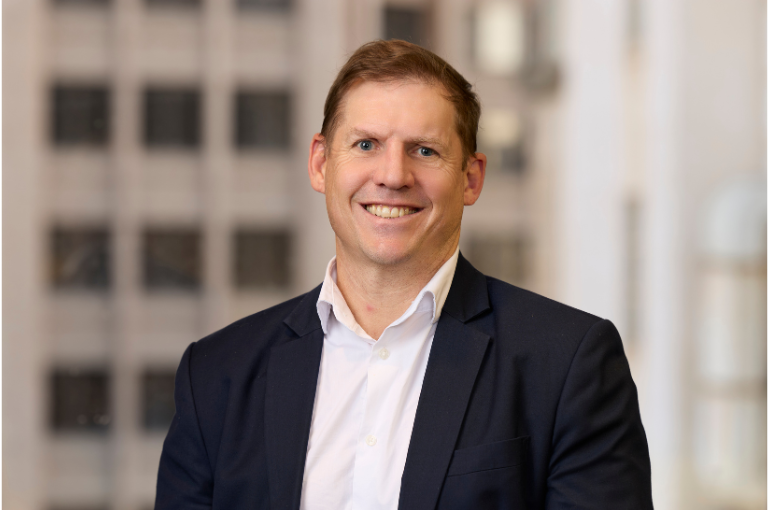 Richard Thomas 768 x 510